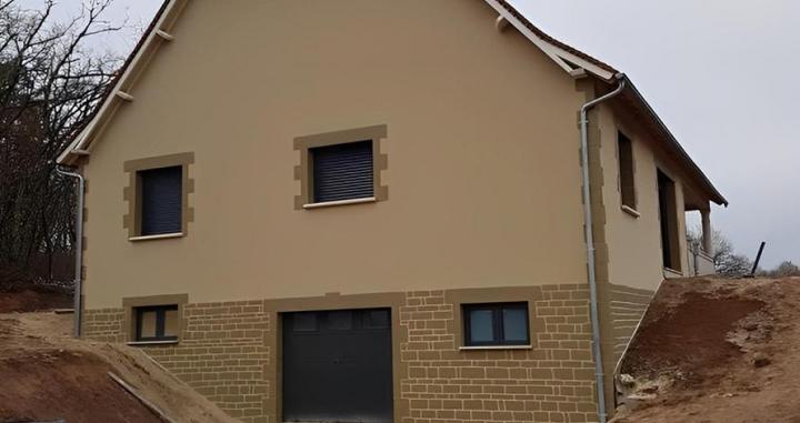 Service de ravalement de façade Bretenoux